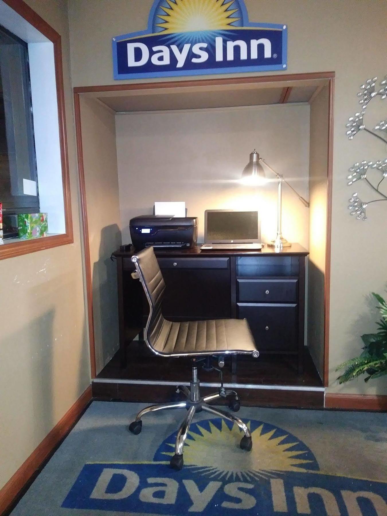 Days Inn Спокейн Екстериор снимка